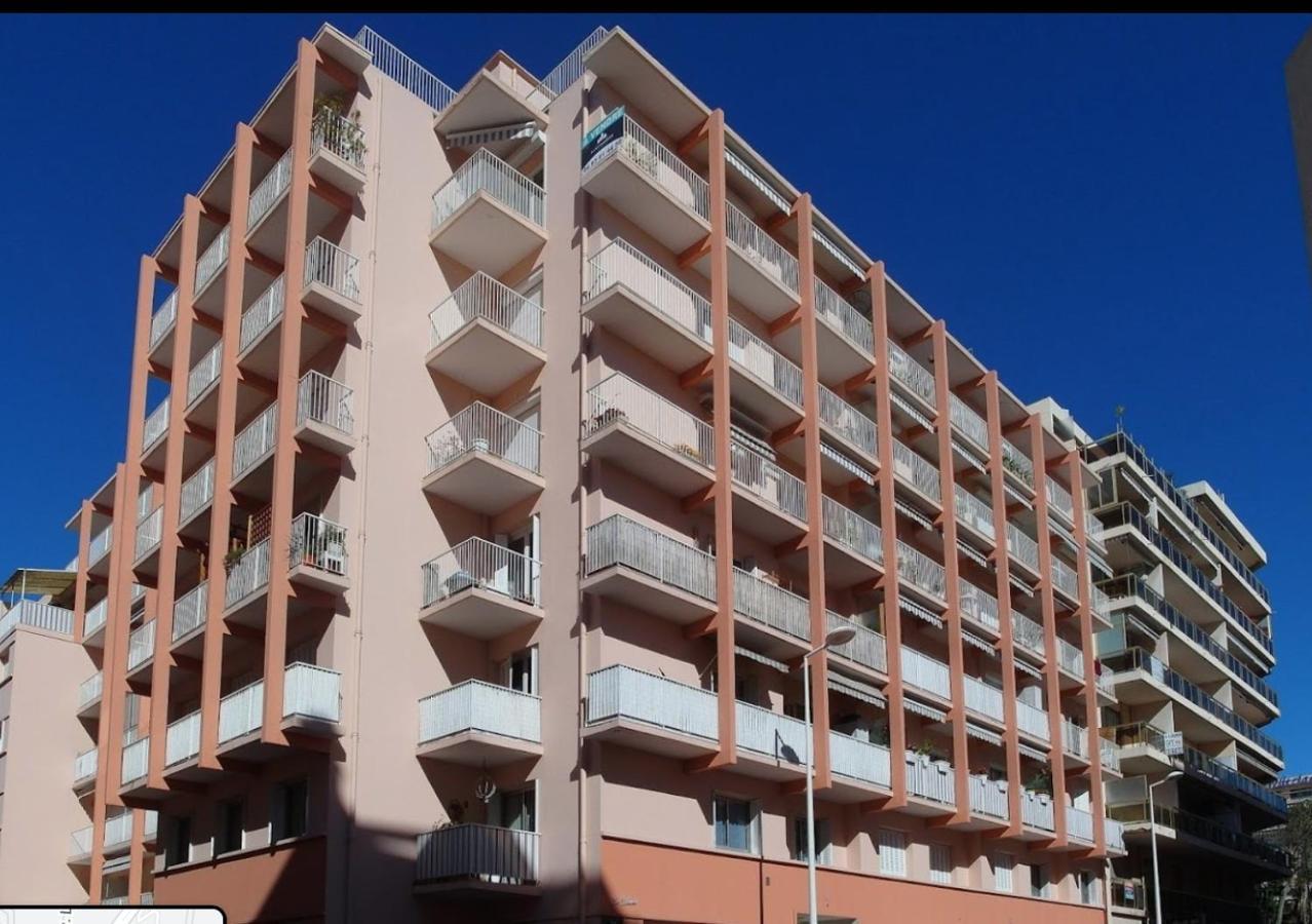 Spacious Apartment In The Heart Of Juan Les Pins ! Eksteriør bilde